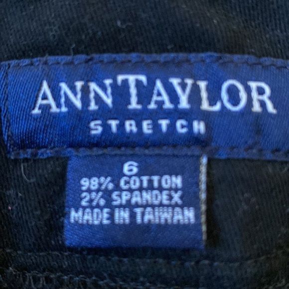 5 for $20! Ann Taylor Black Mini Skirt - Picture 2 of 3